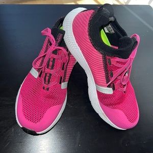 Hot pink Ultra flight Skechers. Size 6